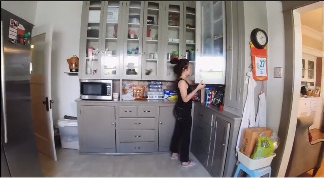 Biệt thự có 112 ô cửa của Thúy Nga ở Mỹ "khoác áo mới" trong dịp Tết