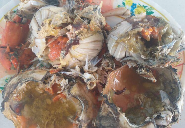 Cua biển Cà Mau bổ béo gì... giá 1 triệu đồng/kg?