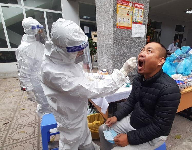 Hà Nội: Các trường hợp về từ địa bàn có ổ dịch phải tự cách ly tại nhà trong 14 ngày