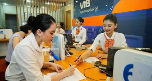 Người nhà lãnh đạo VIB mạnh tay mua vào cổ phiếu