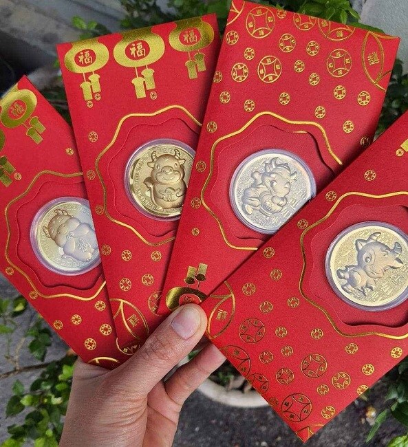 Ngày vía Thần Tài: Nhiều mặt hàng ăn theo hút khách