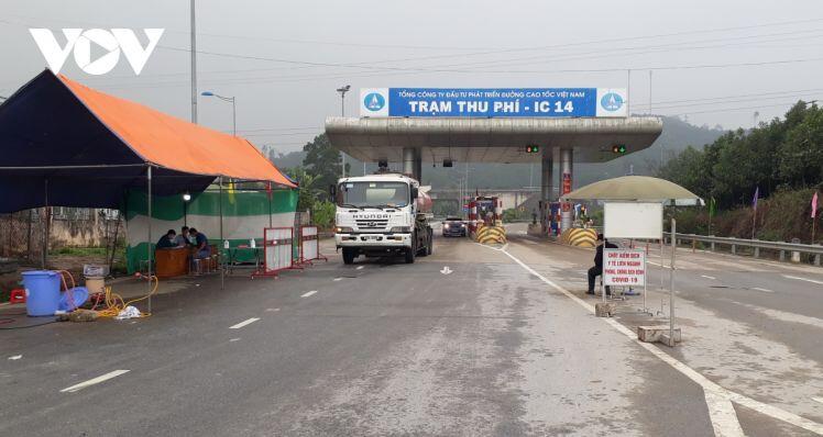 Yên Bái xử phạt 2,5 triệu đồng tài xế ô tô trốn khai báo y tế