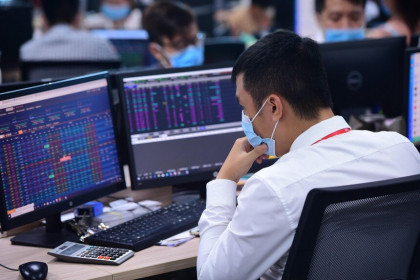 Chuyên gia nước ngoài hỗ trợ hệ thống công nghệ mới cho HOSE đã hoàn thành cách ly