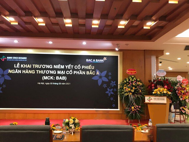Cổ phiếu BAC A BANK (BAB) tăng kịch trần trong ngày chào sàn HNX