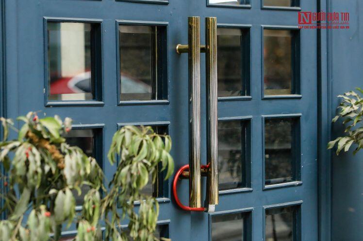 Hà Nội: Cận cảnh hàng loạt khách sạn đóng cửa, rao bán