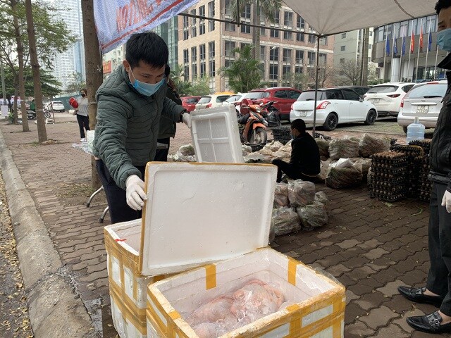 Sau rau củ quả, đến lượt giải cứu gà đồi Hải Dương 55.000 đồng/kg