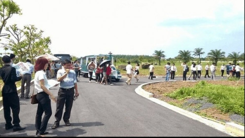 "Sốt" đất: Môi giới và đầu cơ tạo sóng tăng giá?