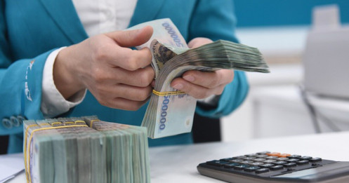 Lãi suất thấp, tiền "chảy" vào chứng khoán, BĐS: Lựa chọn của mỗi người dân