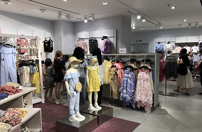 Làn sóng tẩy chay ảnh hưởng ra sao đến hoạt động kinh doanh của thương hiệu H&M?
