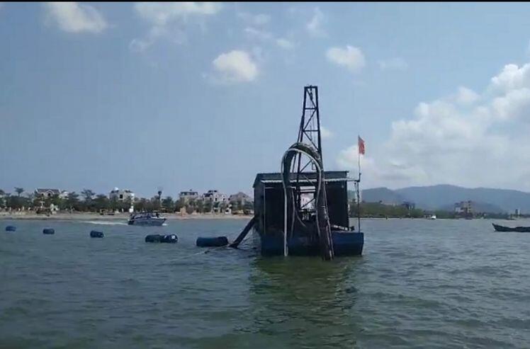 Doanh nghiệp khai thác cát ảnh hưởng kế sinh nhai, người dân kéo lên chính quyền phản đối