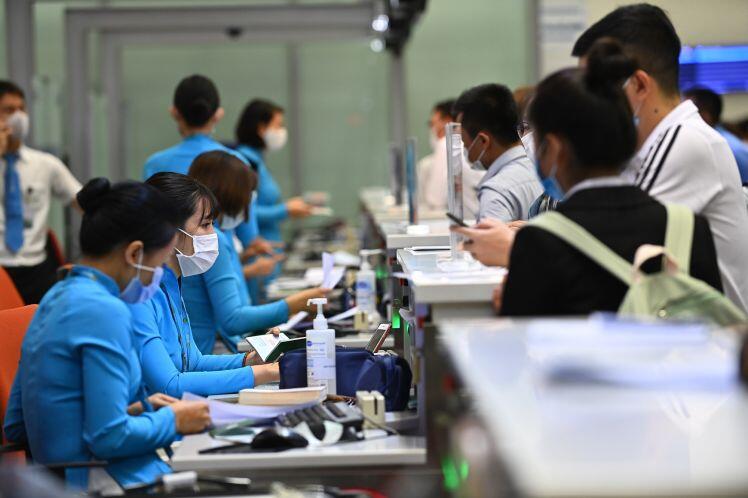 Áp giá sàn vé máy bay: Vietnam Airlines hưởng lợi, hy sinh lợi ích của người dân