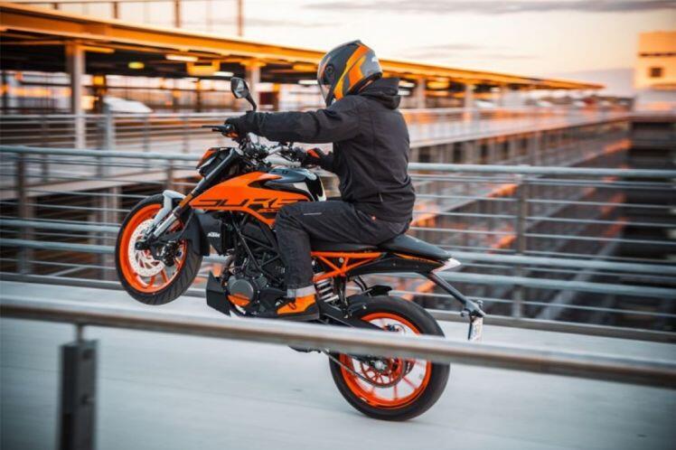 KTM Duke 200 2021 vừa ra mắt, giá 72 triệu đồng