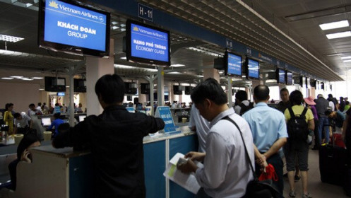 Muốn gỡ khó, sao lại áp giá sàn vé bay?