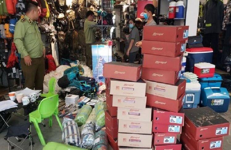 Phát hiện, tạm giữ hơn 2.000 sản phẩm hàng hóa nghi giả mạo nhãn hiệu
