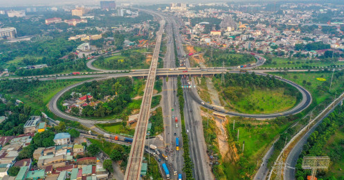 Giảm ùn tắc giao thông: TP.HCM sẽ xây 20 cây cầu và 90km đường bộ trong năm 2021