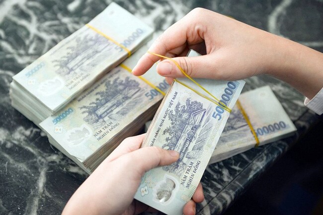 Tiền rẻ ồ ạt lướt sóng đầu cơ ở các tài sản rủi ro