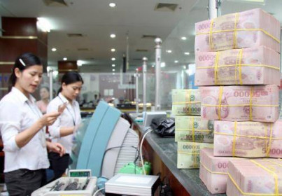 Thu hút tiền gửi không kỳ hạn, ngân hàng 'đua' nhau miễn giảm phí giao dịch