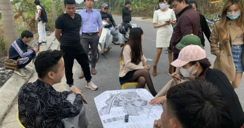 Lao vào cơn "sốt đất": "Giá đất ảo nhưng tiền phải bỏ ra là thật"