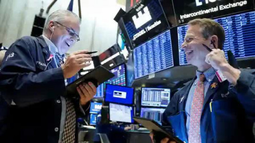 Tăng 3 phiên liên tiếp, S&P 500 và Dow Jones lập kỷ lục mới