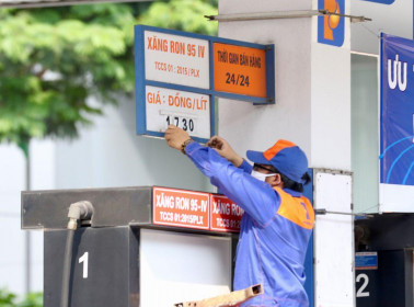 Giá xăng dầu hôm nay 12.4.2021: Xăng trong nước sẽ giảm, kết thúc chuỗi tăng ?