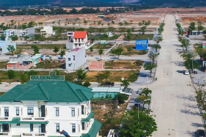 Sốt đất ở nhiều nơi: Không thỏa mãn với hoa hồng, 'cò' ào ạt bùng cọc kiếm lời