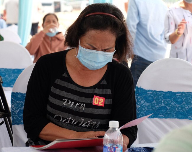 Khu tái định cư sân bay Long Thành: Những sổ hồng đầu tiên được trao tận tay người dân