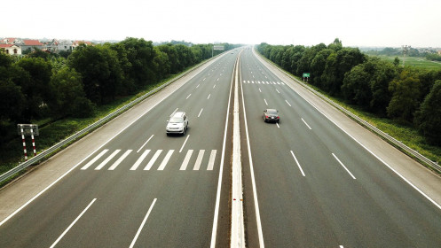 Huy động các nguồn lực đầu tư 5.000 km đường cao tốc