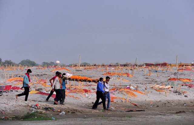 Hơn 300.000 người đã chết vì Covid-19, Ấn Độ "khó tránh" làn sóng thứ ba