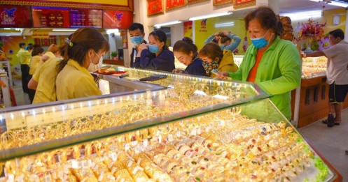Giá vàng tiến sát ngưỡng 1.900 USD/ounce, có lập lại ngưỡng kỷ lục năm ngoái?