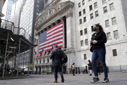 S&P 500 tăng nhẹ khi các cổ phiếu tiếp tục tăng trong phiên mở cửa