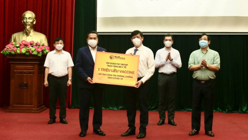 Tập đoàn T&T Group trao tặng 1 triệu liều vắc-xin phòng Covid-19