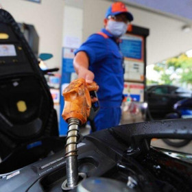 Giá xăng bất ngờ đảo chiều vào kỳ điều chỉnh ngày mai (27/5)