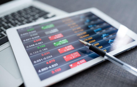 Giao dịch chứng khoán sáng 26/5: Sắc đỏ tràn ngập, VN-Index vẫn đứng vững