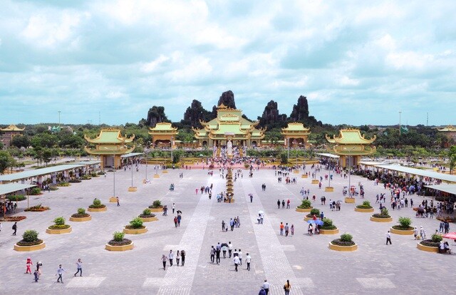 Khối tài sản "khủng" của vợ chồng bà Nguyễn Phương Hằng, ông Huỳnh Uy Dũng