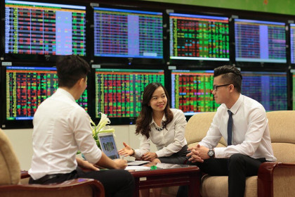 Giao dịch chứng khoán sáng 28/5: Dòng bank chưa có dấu hiệu giảm nhiệt