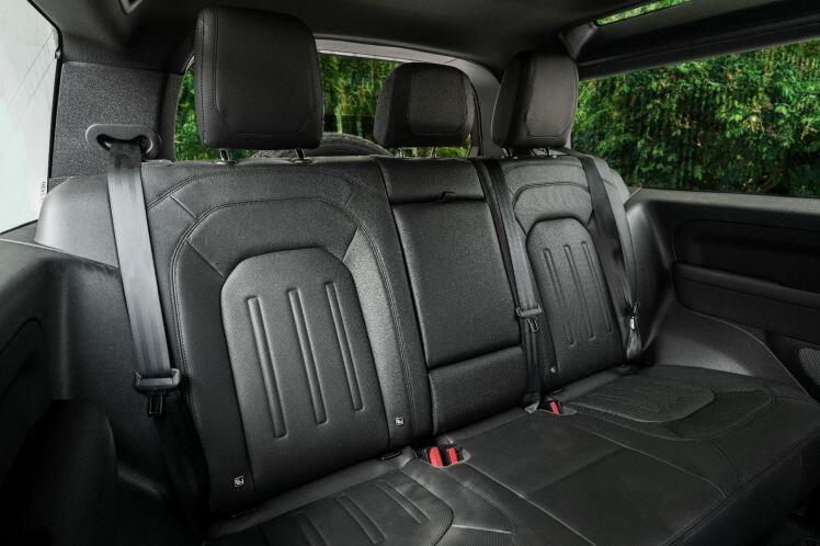 Land Rover Defender 90 phiên bản 3 cửa đã có mặt tại Việt Nam