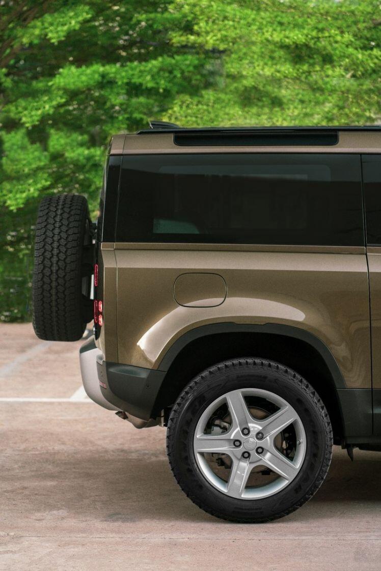 Land Rover Defender 90 phiên bản 3 cửa đã có mặt tại Việt Nam