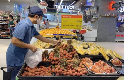VinCommerce cam kết thu mua 2.000 tấn và bán vải thiều trên sàn Lazada