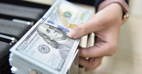 Giá USD tự do giảm sốc sau 3 tháng