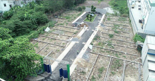 Quay cuồng cơn 'sốt đất ảo', phân lô bán nền trên đất quy hoạch đường xe lửa