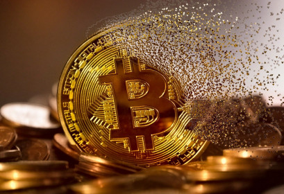 Bitcoin lại "lao dốc" khi Sở Thuế vụ Mỹ thúc đẩy ra dự luật về báo cáo giao dịch tiền ảo