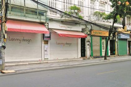 Khách sạn trăm tỷ lại rao bán