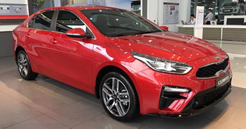 Kia Cerato giảm giá kỷ lục