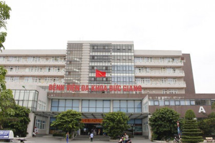 Xét nghiệm COVID-19 tất cả cán bộ nhân viên Bệnh viện Đa khoa Đức Giang