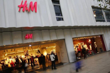 Doanh số bán của H&M tăng 75% nhờ chương trình tiêm chủng mở rộng