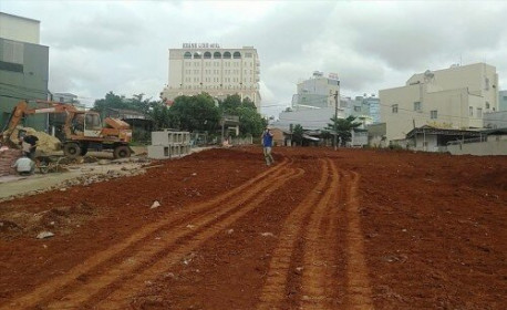 Gia Lai: Phân lô bán nền, lấp luôn đường dân sinh