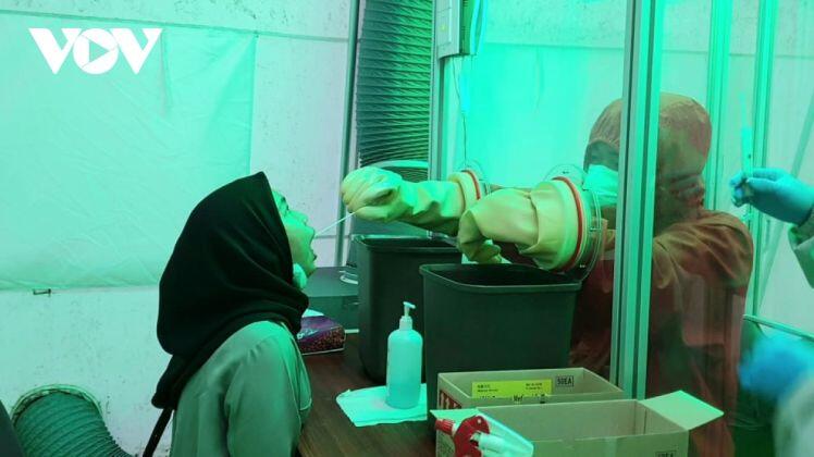 Indonesia, bom hẹn giờ, số ca tăng vọt, Covid-19, tiêm chủng vaccine, đại dịch toàn cầu, WHO, tình hình tồi tệ