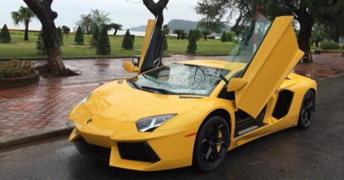 Giới siêu giàu xuống tiền, Lamborghini "cháy" siêu xe