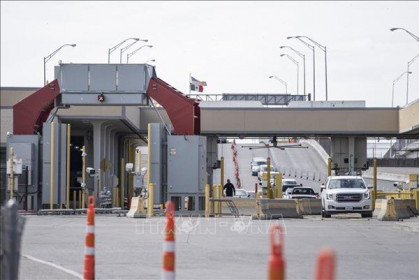 Mỹ chưa mở cửa biên giới với Mexico