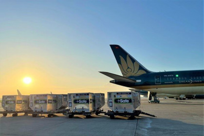 Vietnam Airlines vận chuyển gần 1 triệu liều vaccine do Nhật Bản hỗ trợ